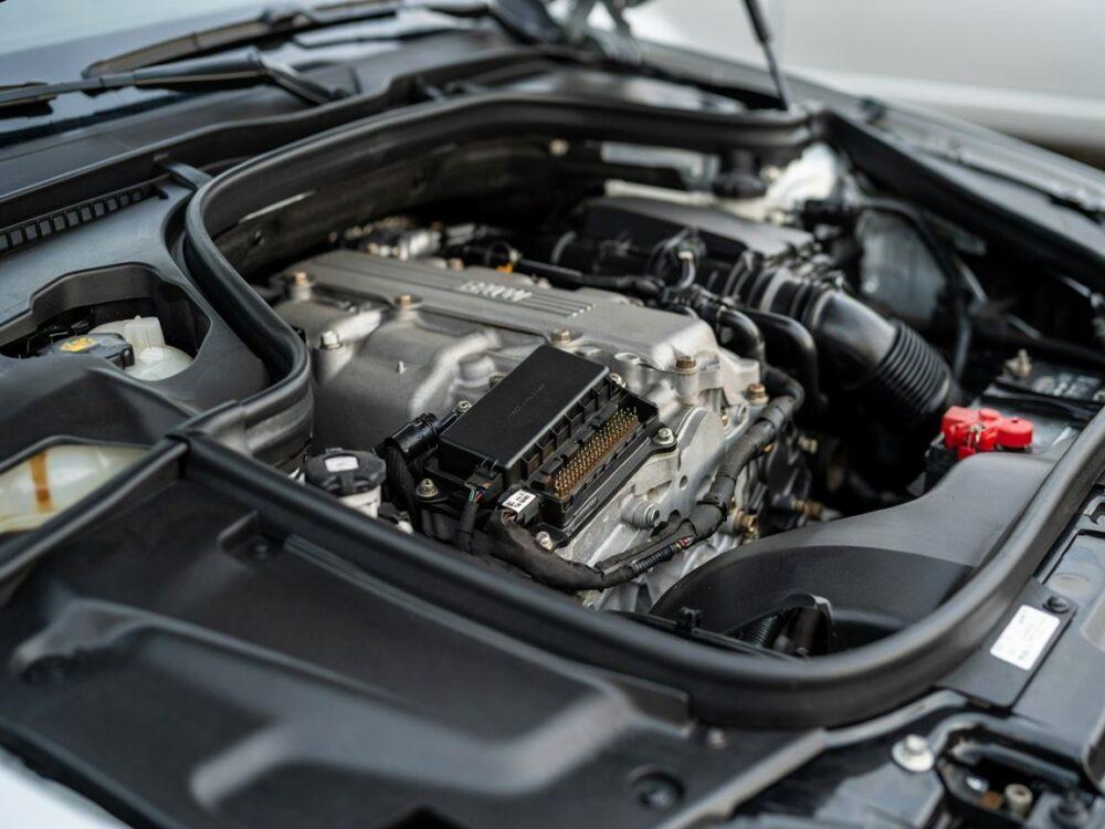 BMW e60 przedział silnika