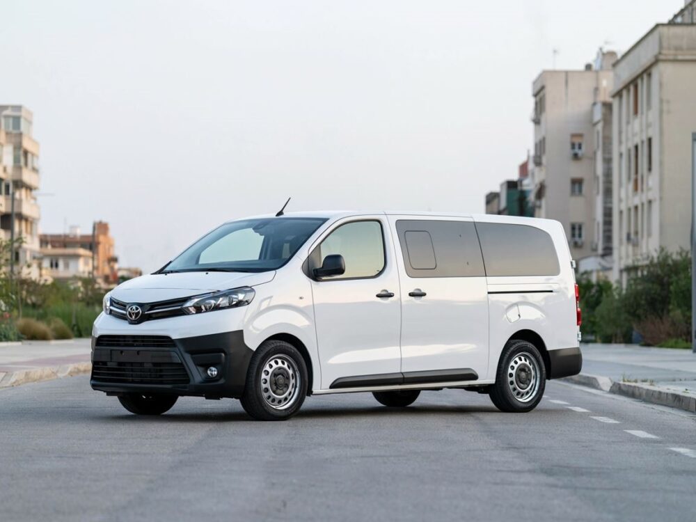 Toyota Proace Long widok tyłu