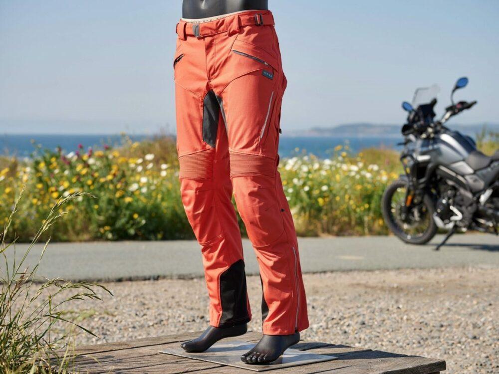 komfortowe spodnie na motocykl