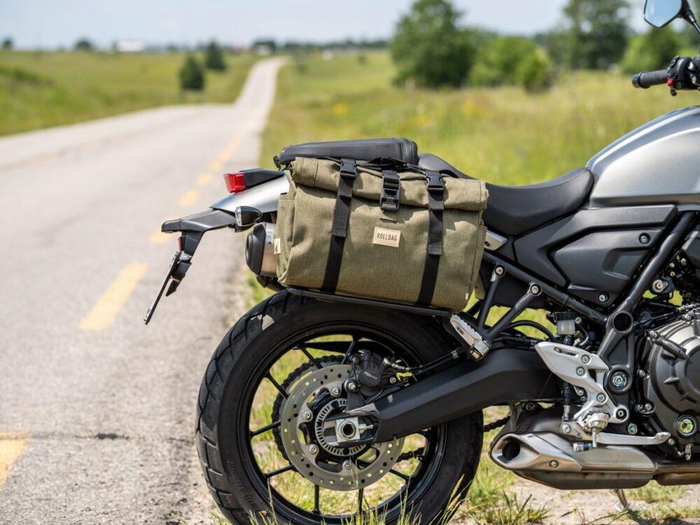 montaż rollbaga na motocyklu